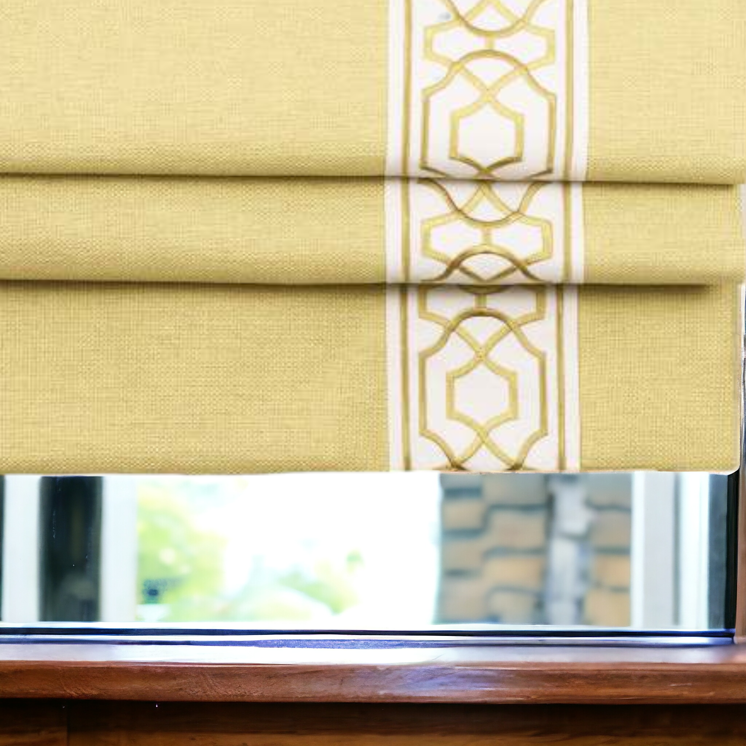 Designer border on a blind