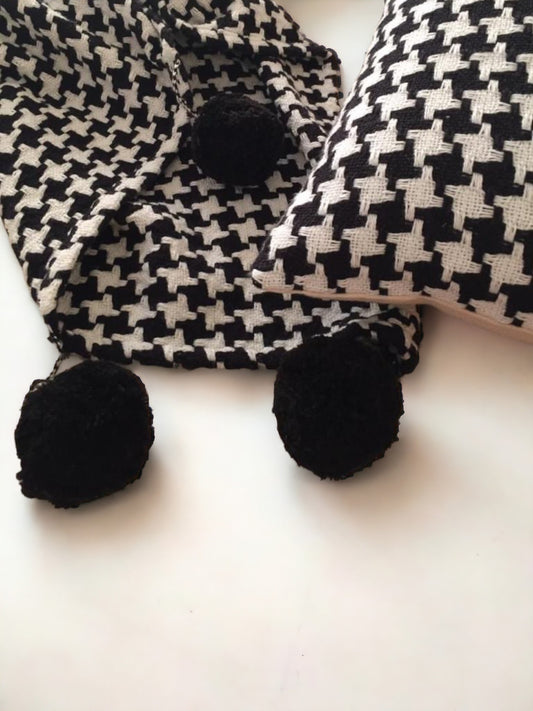 houndstooth printed black and white throw